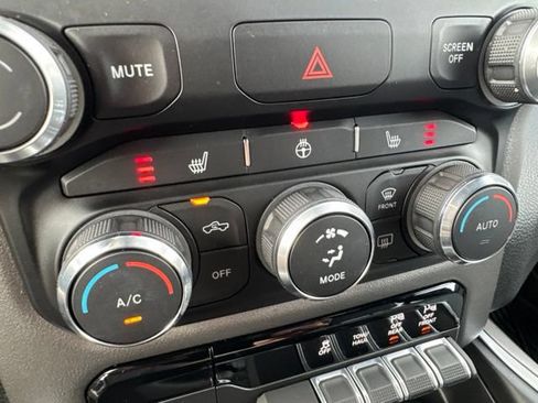 Used 2022 RAM 1500 Big Horn AWD/4WD image 13