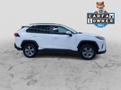 Used 2025 Toyota RAV4 XLE AWD/4WD image 2