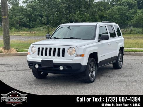 Used 2015 Jeep Patriot High Altitude AWD/4WD image 3