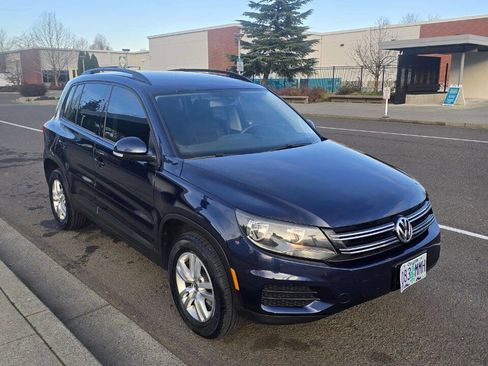 Used 2016 Volkswagen Tiguan S image 3