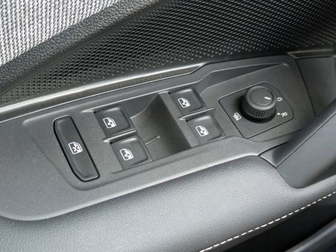 Used 2025 Volkswagen Tiguan S FWD image 21