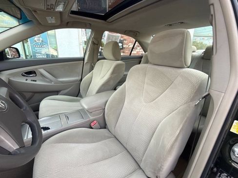 Used 2011 Toyota Camry LE w/ LE Extra-Value Pkg FWD image 12