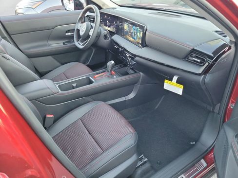 New 2026 Nissan Kicks SR w/ SR Premium Package image 12