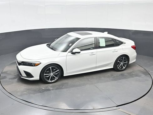 Used 2022 Honda Civic Touring image 17