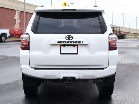 Used 2020 Toyota 4Runner SR5 Premium w/ Moonroof Package AWD/4WD image 27