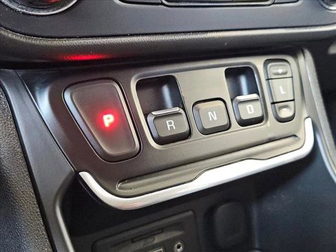 Used 2021 GMC Terrain SLE w/ Driver Convenience Package image 12