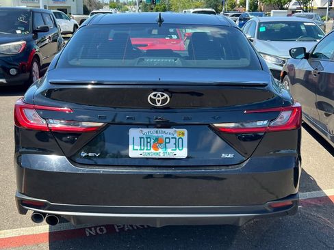 Certified 2025 Toyota Camry SE image 5