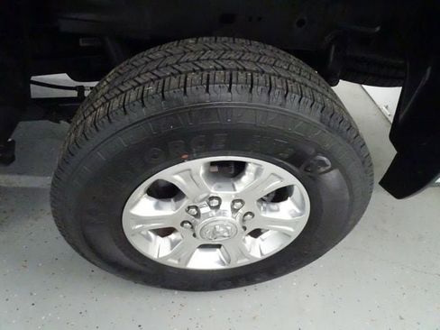 Certified 2025 RAM 2500 Big Horn AWD/4WD image 29