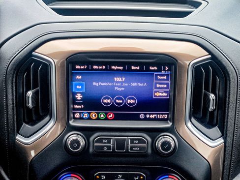 Used 2020 Chevrolet Silverado 1500 High Country image 17