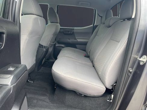 Used 2020 Toyota Tacoma SR AWD/4WD image 13