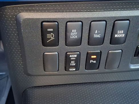 Used 2008 Toyota FJ Cruiser Base image 24