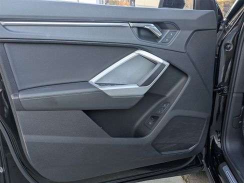 Used 2024 Audi Q3 2.0T Premium w/ Convenience Package image 16