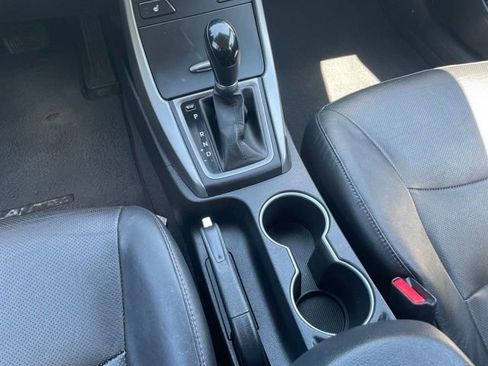 Used 2014 Hyundai Elantra Limited w/ Option Group 03 FWD image 21