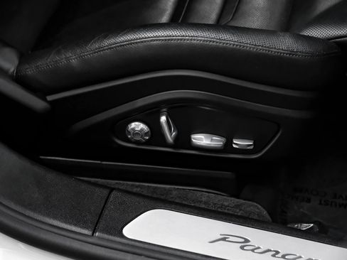 Used 2018 Porsche Panamera 4 w/ Premium Package Plus AWD/4WD image 30