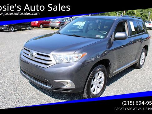 Used 2013 Toyota Highlander Plus AWD/4WD image 1