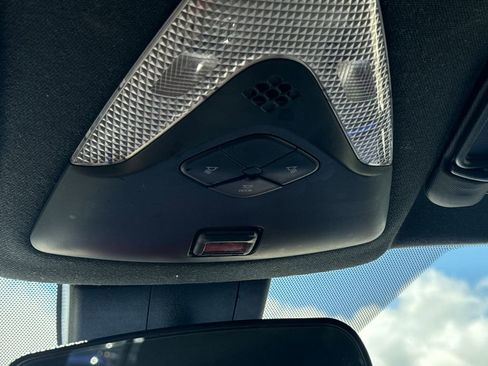 Used 2020 Toyota C-HR XLE FWD image 31
