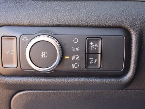 Used 2023 Ford Explorer Limited image 31