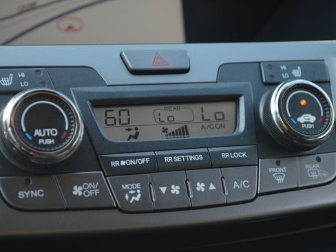 Used 2016 Honda Odyssey Touring Elite image 20
