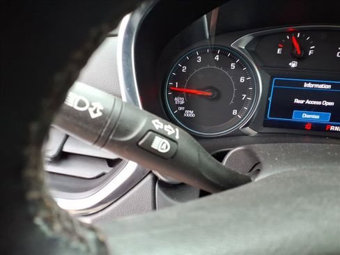 Used 2023 Chevrolet Equinox LT FWD image 18