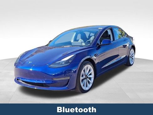 Used 2023 Tesla Model 3 Standard Range image 4