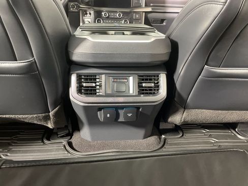 Used 2024 Ford F150 Platinum image 21