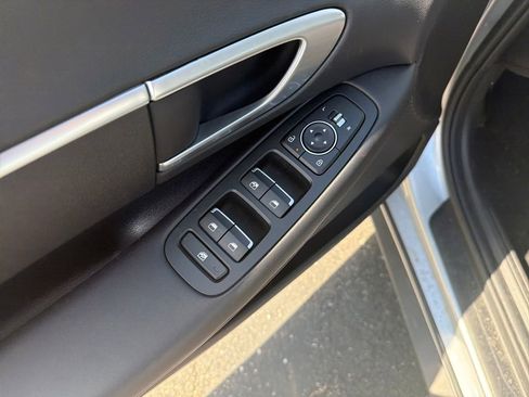Used 2025 Hyundai Sonata SE FWD image 12