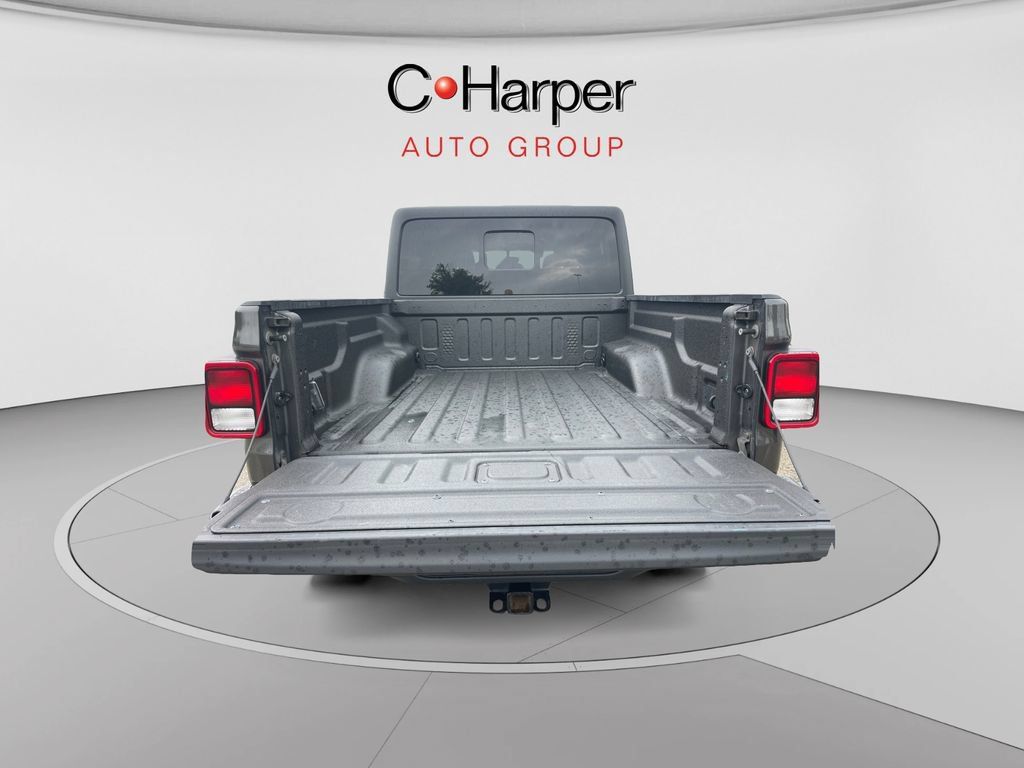 Used 2022 Jeep Gladiator Mojave w/ Cold Weather Group AWD/4WD image 15