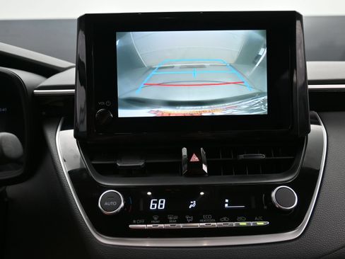 Used 2026 Toyota Corolla LE FWD image 17