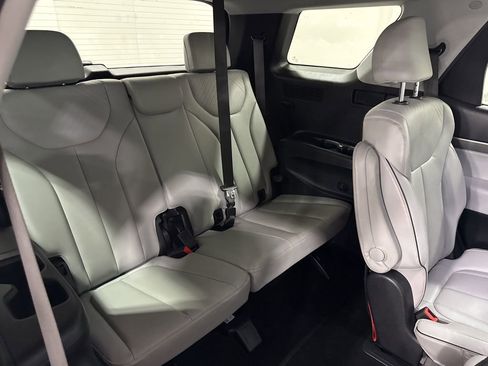 Used 2024 Hyundai Palisade SEL image 13