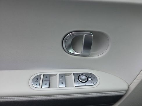 Certified 2022 Hyundai Ioniq 5 SEL image 10