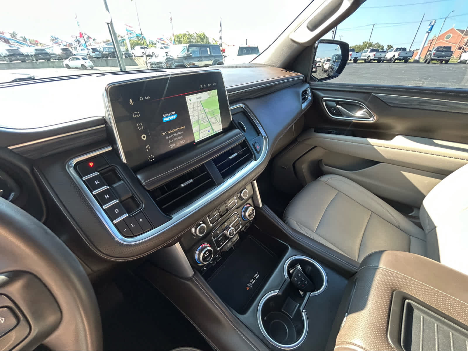 Used 2023 GMC Yukon XL SLT w/ SLT Premium Package AWD/4WD image 30