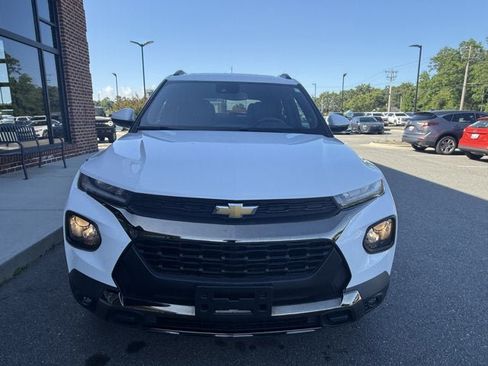 Used 2021 Chevrolet TrailBlazer ACTIV w/ Sun and Liftgate Package FWD image 9