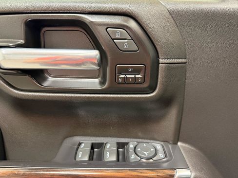 Used 2020 GMC Sierra 1500 SLT AWD/4WD image 13