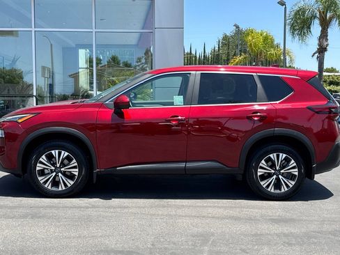 Used 2023 Nissan Rogue SV FWD image 8