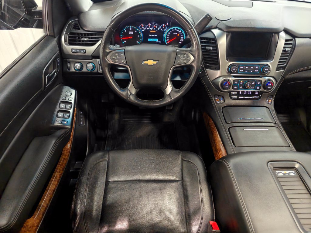Used 2018 Chevrolet Suburban Premier w/ RST Edition AWD/4WD image 4