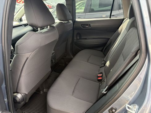 Used 2023 Toyota Corolla Cross LE w/ Moonroof Package AWD/4WD image 7