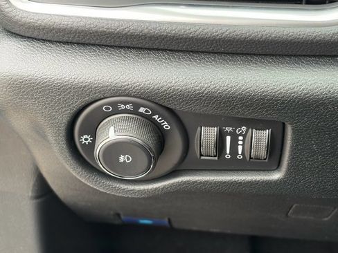 New 2026 Chrysler Pacifica Limited w/ S Appearance Package FWD image 26