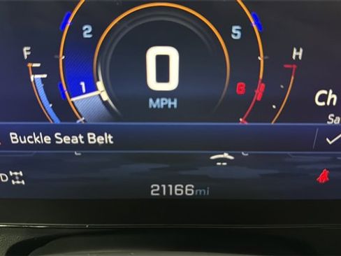 Used 2025 Chevrolet Traverse LT image 11