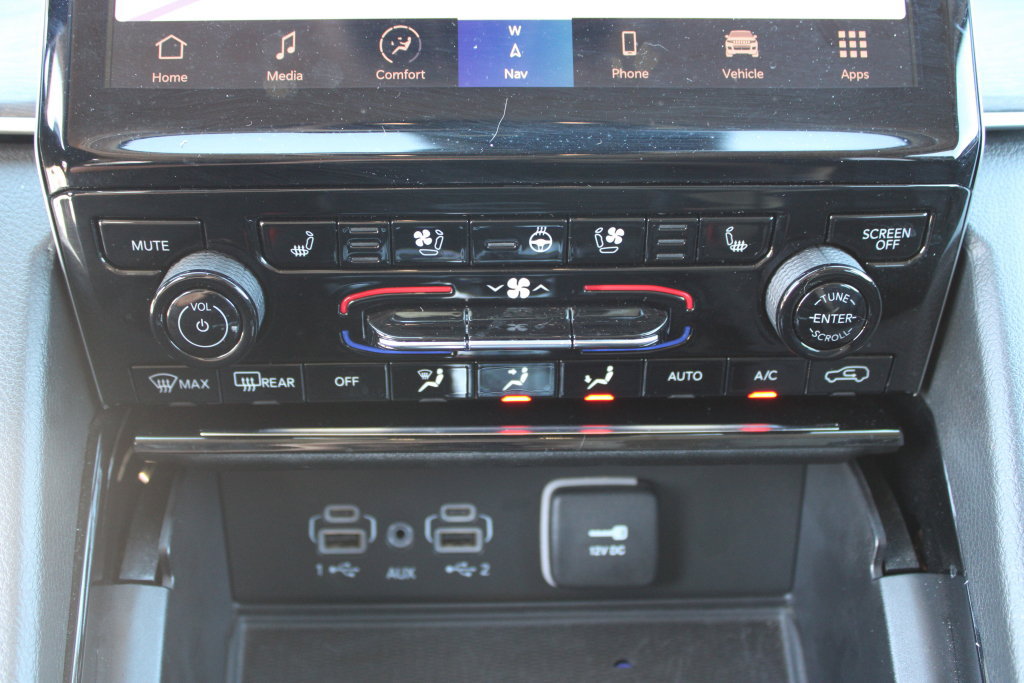 Used 2023 Jeep Grand Cherokee Limited w/ Luxury Tech Group II RWD image 22