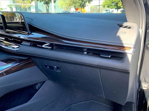 Certified 2024 Cadillac Escalade Premium Luxury image 18