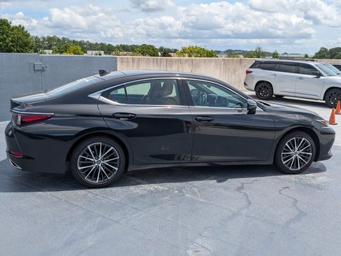 Used 2025 Lexus ES 350 w/ Premium Package FWD image 6