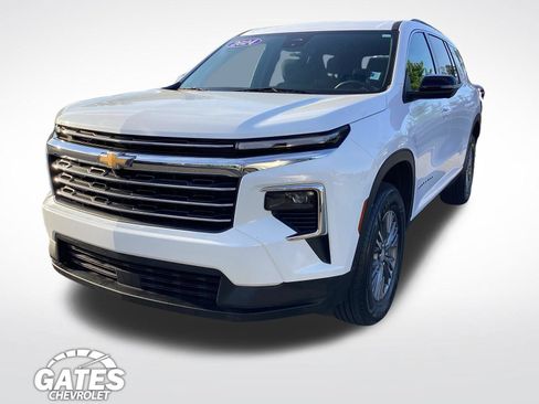 Used 2024 Chevrolet Traverse LT FWD image 5
