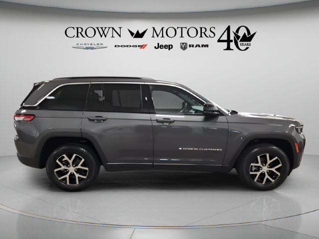 Used 2026 Jeep Grand Cherokee Limited AWD/4WD image 2
