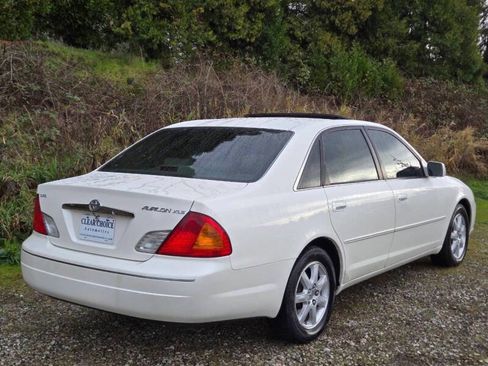 Used 2002 Toyota Avalon XLS image 4