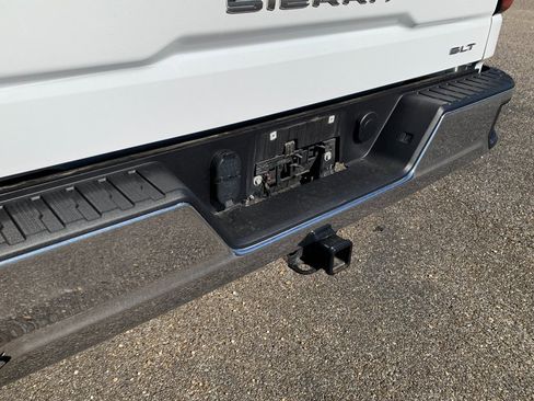 Used 2025 GMC Sierra 1500 SLT image 8