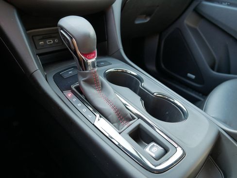 Used 2022 Chevrolet Equinox RS w/ RS Leather Package image 24