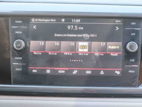 Used 2022 Volkswagen Taos SEL w/ Panoramic Sunroof Package FWD image 15