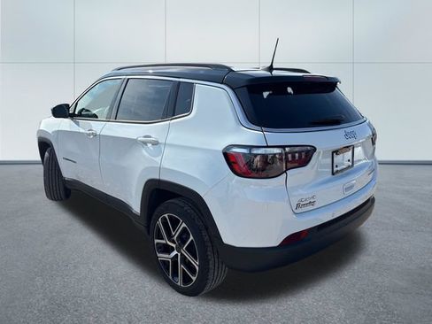 Used 2025 Jeep Compass Limited AWD/4WD image 2