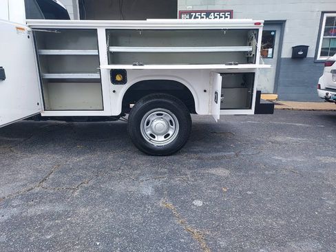 Used 2017 Ford F250 XL w/ Power Equipment Group AWD/4WD image 8