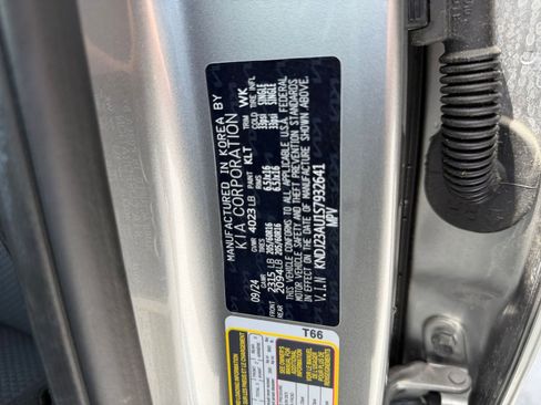 Used 2025 Kia Soul LX w/ LX Technology Package FWD image 23